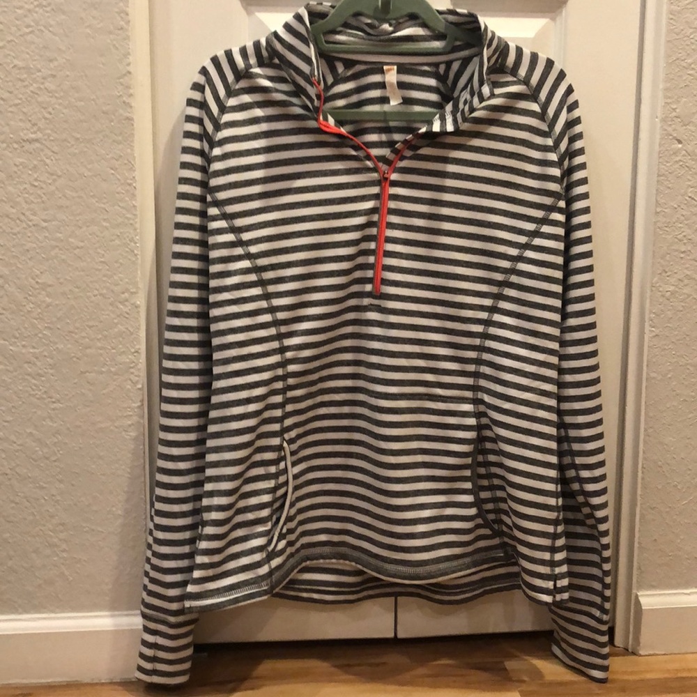 Lucy athletic half zip XL